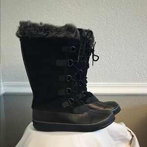 Kamik Black Solitude Waterproof Boots with Fur Trim
